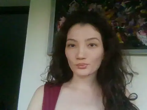 Snapshot of Calenyagi chatting on July 4, 2026, 2:43 pm Calenyagi online show from July 4, 2026, 2:43 pm