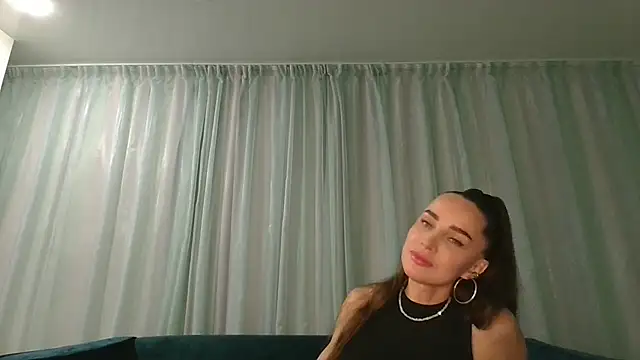 Snapshot of Zorelia chatting on June 25, 2026, 8:03 pm Zorelia online show from June 25, 2026, 8:03 pm