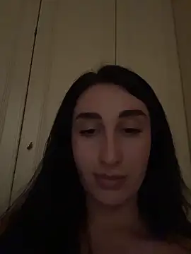 Snapshot of _Elina_ chatting on June 22, 2026, 11:29 am Elina online show from June 22, 2026, 11:29 am