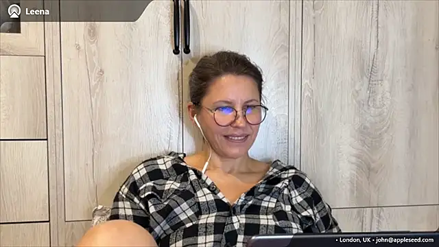 Snapshot of Linoria chatting on June 24, 2026, 6:17 pm Linoria online show from June 24, 2026, 6:17 pm