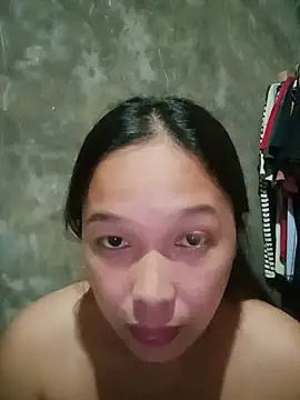 urwomaninlove online show from June 29, 2026, 1:45 am