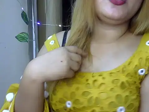 Sexyy Sana online show from July 14, 2026, 7:53 pm
