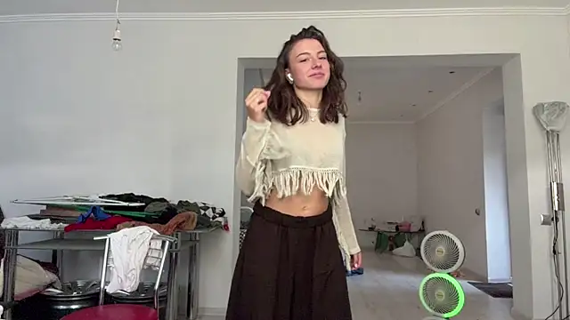 Snapshot of Monicaqte chatting on August 4, 2026, 4:22 pm Monicaqte online show from August 4, 2026, 4:22 pm