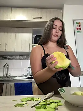 Snapshot of mia_bornner chatting on August 9, 2026, 6:36 pm mia bornner online show from August 9, 2026, 6:36 pm