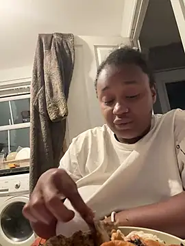 Snapshot of Ebonnyxx chatting on June 28, 2026, 10:49 pm Ebonnyxx online show from June 28, 2026, 10:49 pm