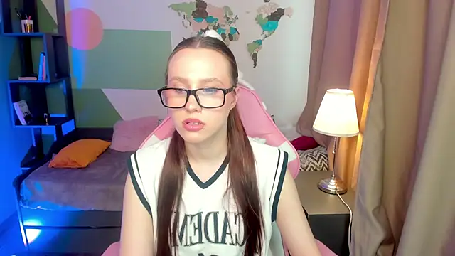 Snapshot of Bella_Sage chatting on July 4, 2026, 5:47 am Bella Sage online show from July 4, 2026, 5:47 am