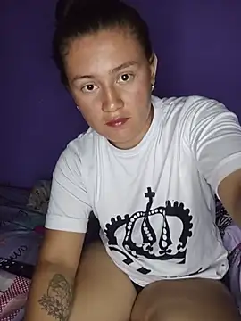 Emily RoseM online show from June 25, 2026, 4:43 am