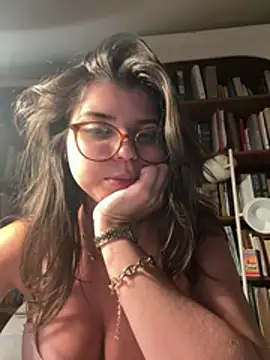 romanelove online show from June 22, 2026, 9:01 pm