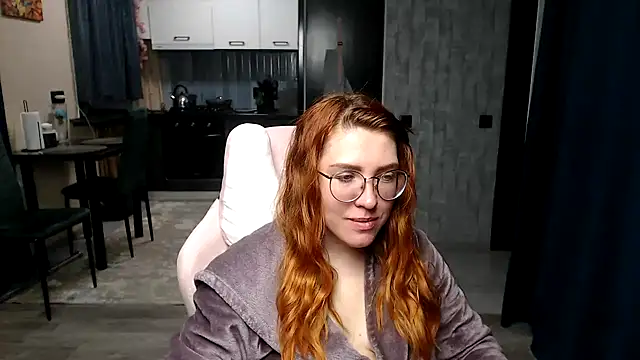 Snapshot of Reginasmilee chatting on April 18, 2026, 2:58 am Reginasmilee online show from April 18, 2026, 2:58 am