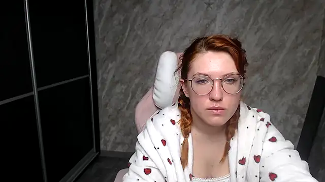 Snapshot of Reginasmilee chatting on February 21, 2026, 1:40 am Reginasmilee online show from February 21, 2026, 1:40 am