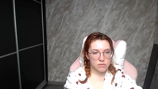 Snapshot of Reginasmilee chatting on February 22, 2026, 3:20 am Reginasmilee online show from February 22, 2026, 3:20 am