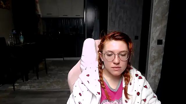 Reginasmilee online show from March 28, 2026, 1:50 am