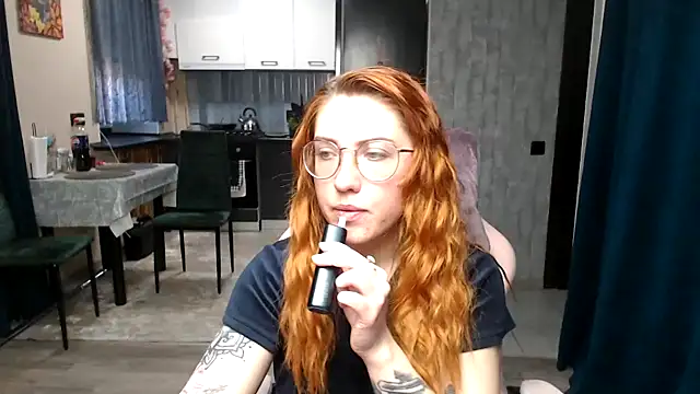Snapshot of Reginasmilee chatting on April 23, 2026, 4:19 am Reginasmilee online show from April 23, 2026, 4:19 am