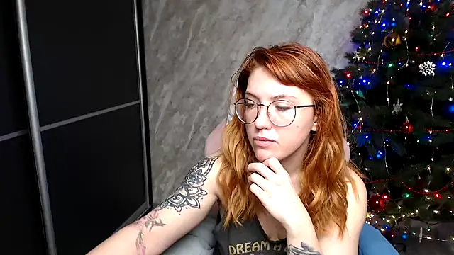 Reginasmilee online show from December 23, 2025, 12:33 am