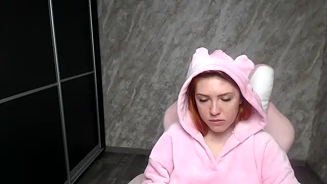 Snapshot of Reginasmilee chatting on February 3, 2026, 6:51 am Reginasmilee online show from February 3, 2026, 6:51 am