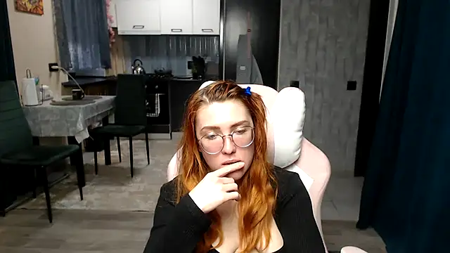Snapshot of Reginasmilee chatting on April 20, 2026, 2:51 pm Reginasmilee online show from April 20, 2026, 2:51 pm