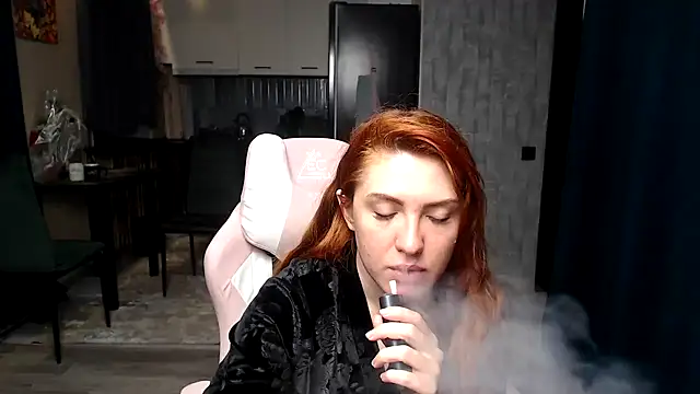 Reginasmilee online show from April 8, 2026, 2:46 am