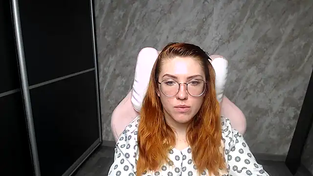 Snapshot of Reginasmilee chatting on February 15, 2026, 4:46 am Reginasmilee online show from February 15, 2026, 4:46 am