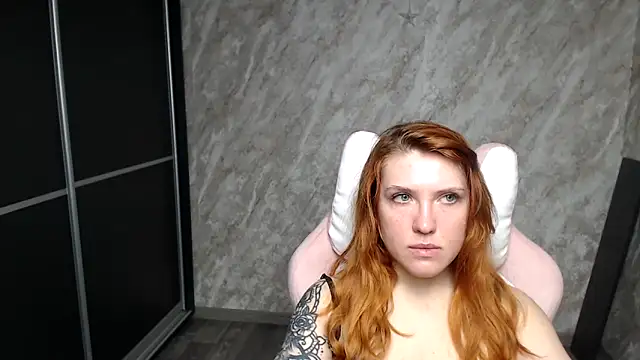 Snapshot of Reginasmilee chatting on March 2, 2026, 12:23 pm Reginasmilee online show from March 2, 2026, 12:23 pm