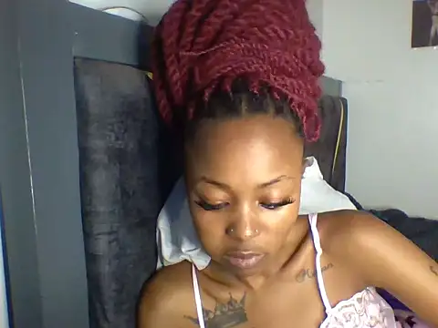 Snapshot of Prettyquueen chatting on July 22, 2026, 12:56 am Prettyquueen online show from July 22, 2026, 12:56 am