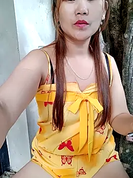 Snapshot of Emma-18h chatting on July 11, 2026, 12:22 am Emma-18h online show from July 11, 2026, 12:22 am