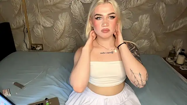 Katie Glow online show from June 29, 2026, 10:15 am