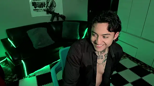 Snapshot of TylerBurden1 chatting on July 5, 2026, 9:10 pm TylerBurden1 online show from July 5, 2026, 9:10 pm
