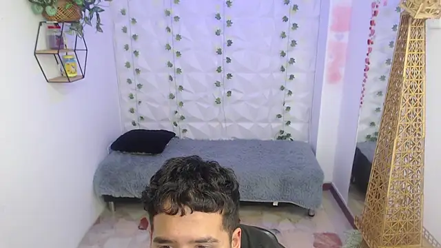 Santiago Acosta  online show from June 28, 2026, 4:24 pm