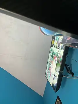 Snapshot of derick_10 chatting on August 7, 2026, 4:35 pm derick 10 online show from August 7, 2026, 4:35 pm
