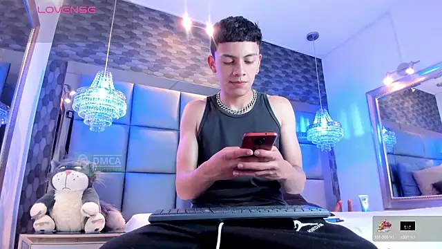 Mike Hung online show from June 25, 2026, 8:47 pm