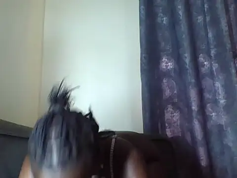 Snapshot of Thick_Me- chatting on July 20, 2026, 10:39 am Thick Me- online show from July 20, 2026, 10:39 am