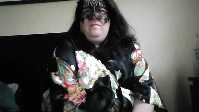 Snapshot of RavenRunee chatting on July 10, 2026, 2:22 am RavenRunee online show from July 10, 2026, 2:22 am