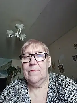 Snapshot of Molli1408 chatting on July 10, 2026, 10:37 am Molli1408 online show from July 10, 2026, 10:37 am
