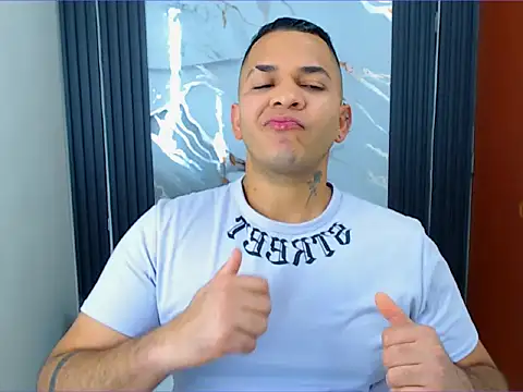 Snapshot of cristhian_gamboa chatting on July 9, 2026, 9:58 pm cristhian gamboa online show from July 9, 2026, 9:58 pm