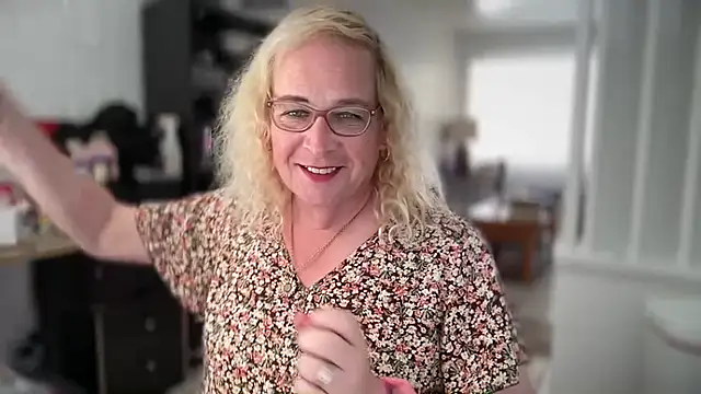 Snapshot of silverbanger3 chatting on May 14, 2026, 7:55 pm silverbanger3 online show from May 14, 2026, 7:55 pm