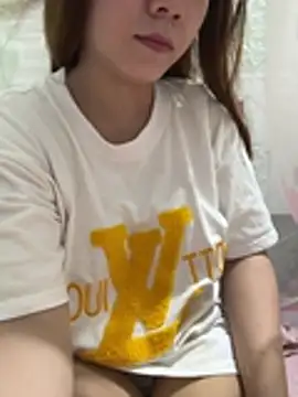 Snapshot of nhungbaby12 chatting on July 4, 2026, 8:57 pm nhungbaby12 online show from July 4, 2026, 8:57 pm