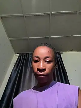 Snapshot of Prettypetit chatting on July 3, 2026, 1:06 pm Prettypetit online show from July 3, 2026, 1:06 pm