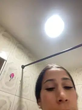 Snapshot of aurorarusso1 chatting on July 9, 2026, 1:06 am aurorarusso1 online show from July 9, 2026, 1:06 am