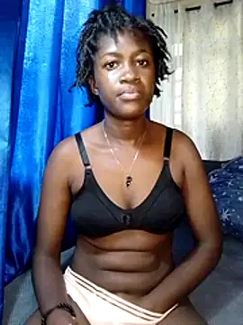 Snapshot of boobqueen15 chatting on July 8, 2026, 7:31 am boobqueen15 online show from July 8, 2026, 7:31 am