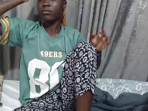 Snapshot of nelly_lov chatting on July 3, 2026, 8:37 pm nelly lov online show from July 3, 2026, 8:37 pm