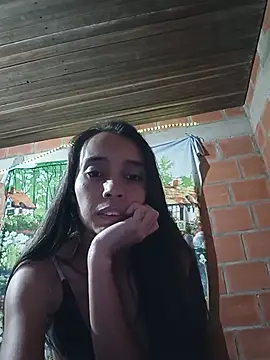 Snapshot of Paola_Diamond chatting on July 5, 2026, 4:19 am Paola Diamond online show from July 5, 2026, 4:19 am