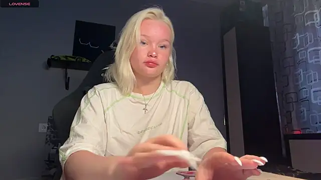 Snapshot of JoleneDorow chatting on July 6, 2026, 1:56 am JoleneDorow online show from July 6, 2026, 1:56 am