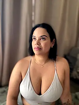 Snapshot of AliceStarshine chatting on November 5, 2025, 12:19 pm AliceStarshine online show from November 5, 2025, 12:19 pm