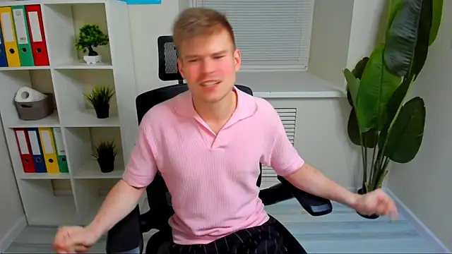 Snapshot of Walter_Fry chatting on July 7, 2026, 3:26 pm Walter Fry online show from July 7, 2026, 3:26 pm