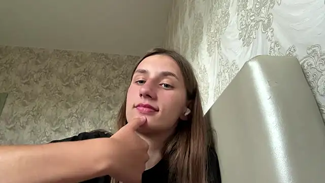 Snapshot of CarolGoldman chatting on July 9, 2026, 10:48 am CarolGoldman online show from July 9, 2026, 10:48 am
