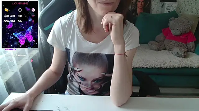 Snapshot of __Alisa__ chatting on July 6, 2026, 2:13 pm Alisa online show from July 6, 2026, 2:13 pm