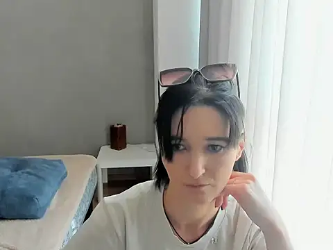Snapshot of SilkMia chatting on July 10, 2026, 11:10 am SilkMia online show from July 10, 2026, 11:10 am