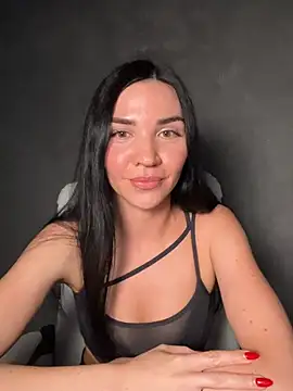 Snapshot of AigulLuna chatting on July 21, 2026, 5:14 pm AigulLuna online show from July 21, 2026, 5:14 pm