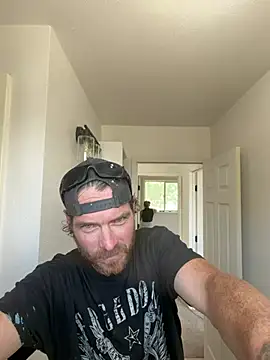 Snapshot of The_Handyman_and_his_Girl chatting on July 8, 2026, 9:04 pm The Handyman and his Girl online show from July 8, 2026, 9:04 pm