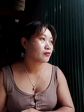 Snapshot of Lan-oanh chatting on July 9, 2026, 12:33 am Lan-oanh online show from July 9, 2026, 12:33 am